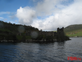 Вид на замок Аркарт с воды